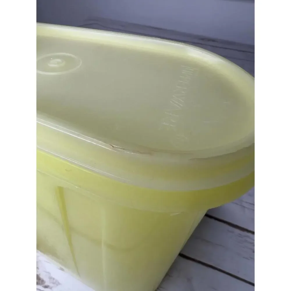 Tupperware VTG‎ 2qt Yellow Juice Pitcher with Green Lid